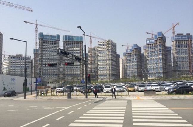 韓國世宗市建筑工地隨處可見方工手拉葫蘆